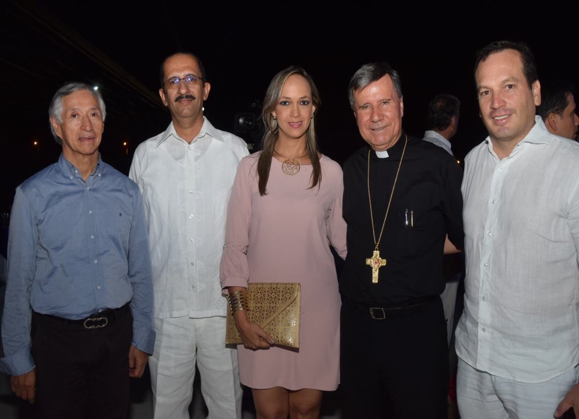 Jairo Toro, Guillermo Becerra, Carolina Escobar Tovar, Monseñor Froilán Casas y Mario Silva.